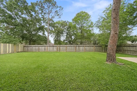 722 Regency Court Friendswood TX 77546