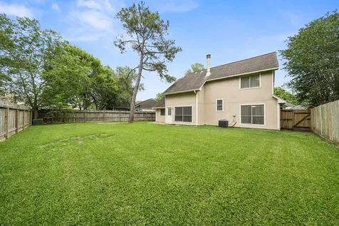 722 Regency Court Friendswood TX 77546