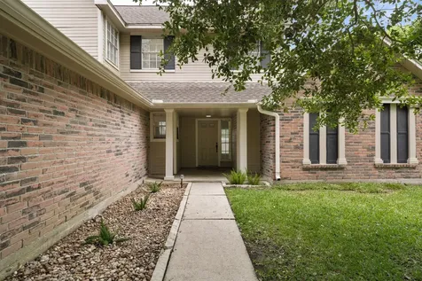 722 Regency Court Friendswood TX 77546