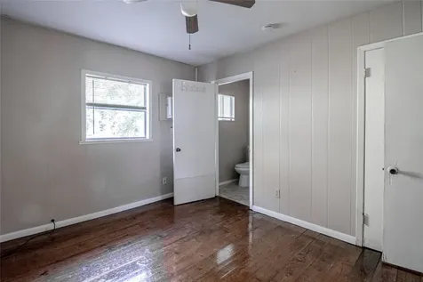 2018 Avenue L 1/2 3 Huntsville TX 77340