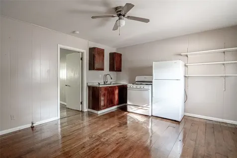 2018 Avenue L 1/2 3 Huntsville TX 77340