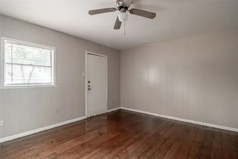 2018 Avenue L 1/2 3 Huntsville TX 77340