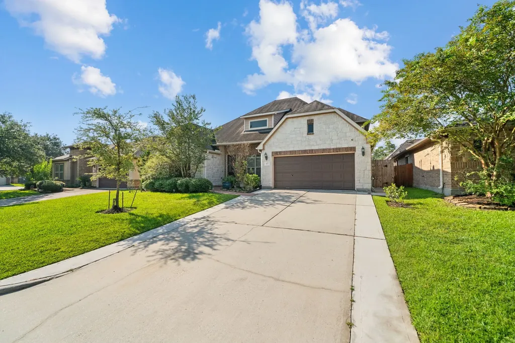 107 Bella Sole Shenandoah TX 77381