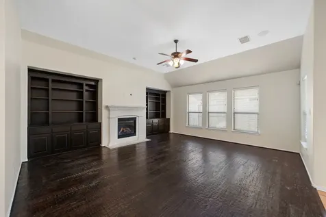 107 Bella Sole Shenandoah TX 77381