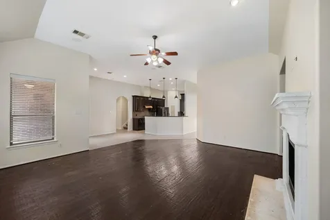107 Bella Sole Shenandoah TX 77381