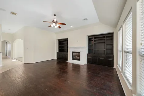 107 Bella Sole Shenandoah TX 77381