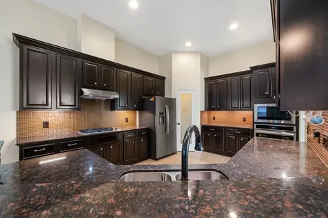 107 Bella Sole Shenandoah TX 77381