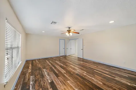 107 Bella Sole Shenandoah TX 77381