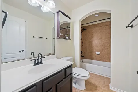 107 Bella Sole Shenandoah TX 77381