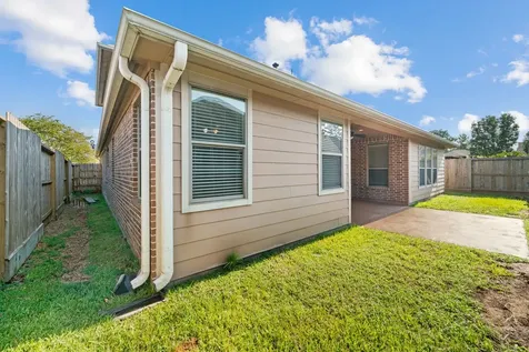107 Bella Sole Shenandoah TX 77381