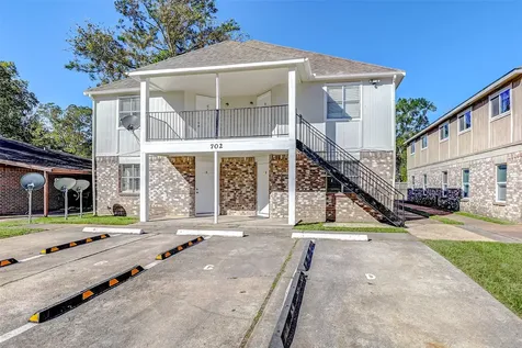 702 Lyle West Avenue C Cleveland TX 77327