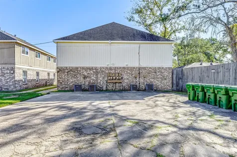 702 Lyle West Avenue C Cleveland TX 77327
