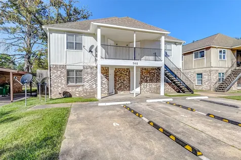 702 Lyle West Avenue C Cleveland TX 77327