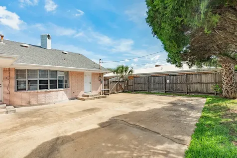 47 Adler Circle Galveston TX 77551