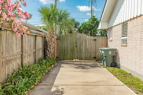 47 Adler Circle Galveston TX 77551
