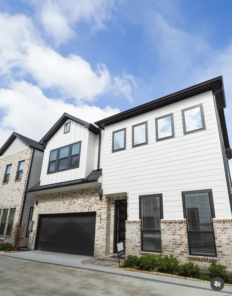 2595 Paul Quinn Street Houston TX 77091