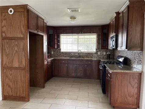 927 Greatwood Drive Houston TX 77013