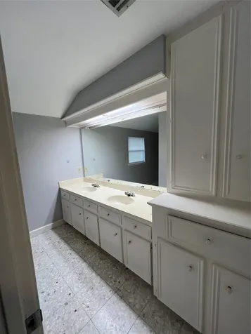 2015 Hamlin Valley Drive Houston TX 77090