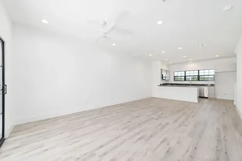 11924 N Hoa Sen Circle Houston TX 77072