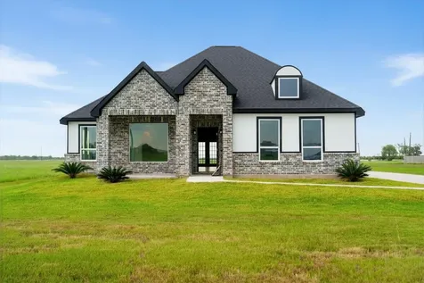 395 Brahman Trail Angleton TX 77515