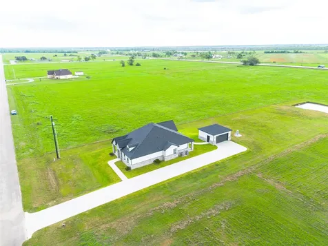 395 Brahman Trail Angleton TX 77515