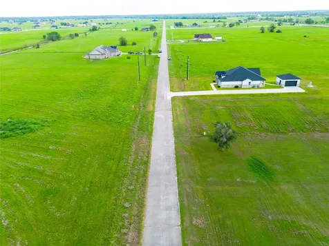 395 Brahman Trail Angleton TX 77515