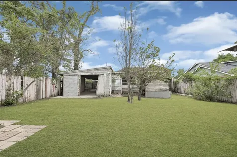209 Frawley Street Houston TX 77009