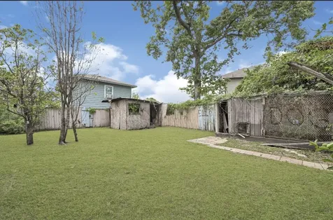 209 Frawley Street Houston TX 77009