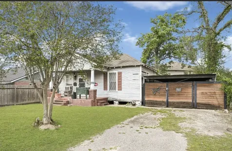 209 Frawley Street Houston TX 77009