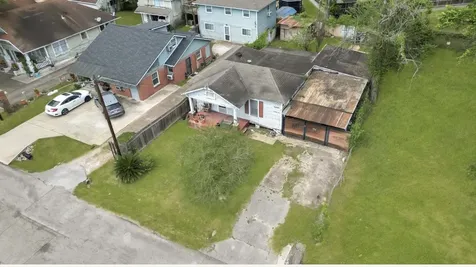 209 Frawley Street Houston TX 77009