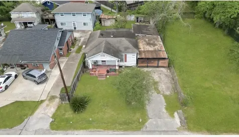 209 Frawley Street Houston TX 77009