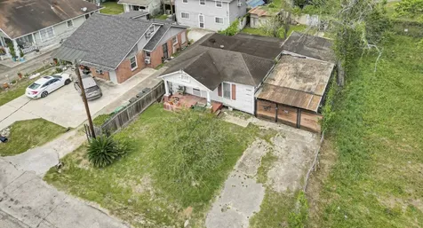 209 Frawley Street Houston TX 77009