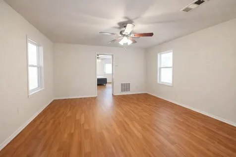 217 W Mulberry Avenue Wharton TX 77488