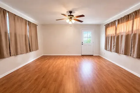 217 W Mulberry Avenue Wharton TX 77488