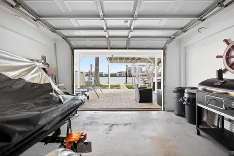 906 91st Street Galveston TX 77554