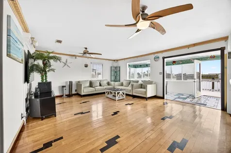 906 91st Street Galveston TX 77554