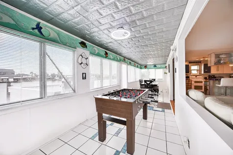 906 91st Street Galveston TX 77554