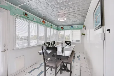 906 91st Street Galveston TX 77554