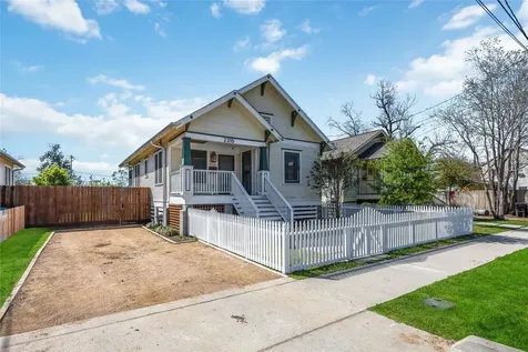 2215 Gregg Street Houston TX 77026