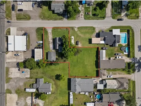 104 Avenue E Highlands TX 77562