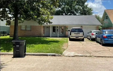 8623 Nairn Street Houston TX 77074
