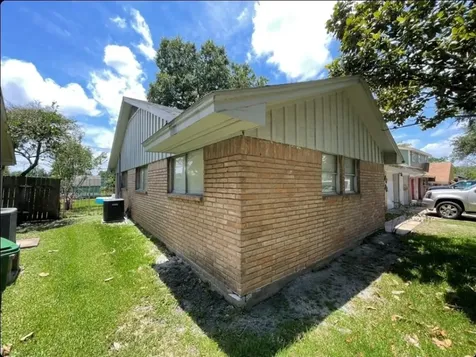 8623 Nairn Street Houston TX 77074