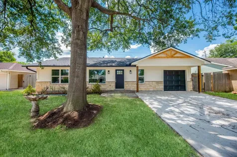 5221 Libbey Lane Houston TX 77092