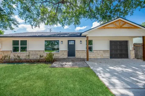 5221 Libbey Lane Houston TX 77092