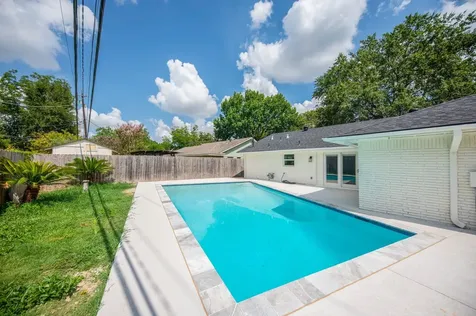 5221 Libbey Lane Houston TX 77092