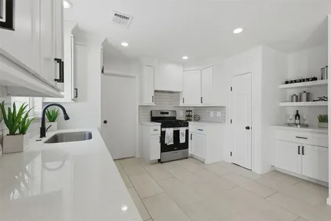 5221 Libbey Lane Houston TX 77092