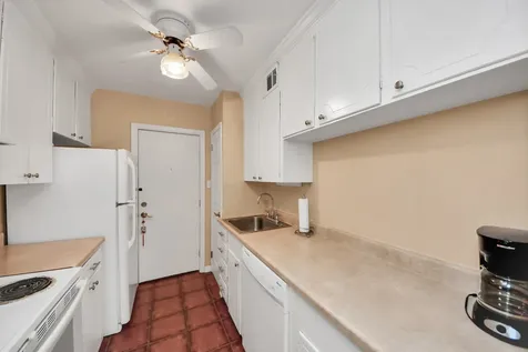 2824 Briarhurst Dr Drive 12 Houston TX 77057