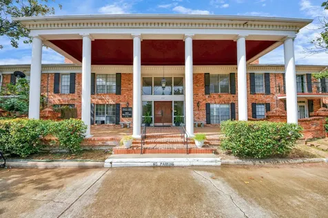 2824 Briarhurst Dr Drive 12 Houston TX 77057
