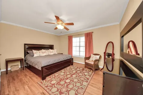 2824 Briarhurst Dr Drive 12 Houston TX 77057