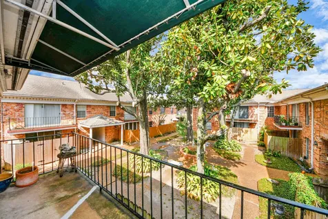 2824 Briarhurst Dr Drive 12 Houston TX 77057